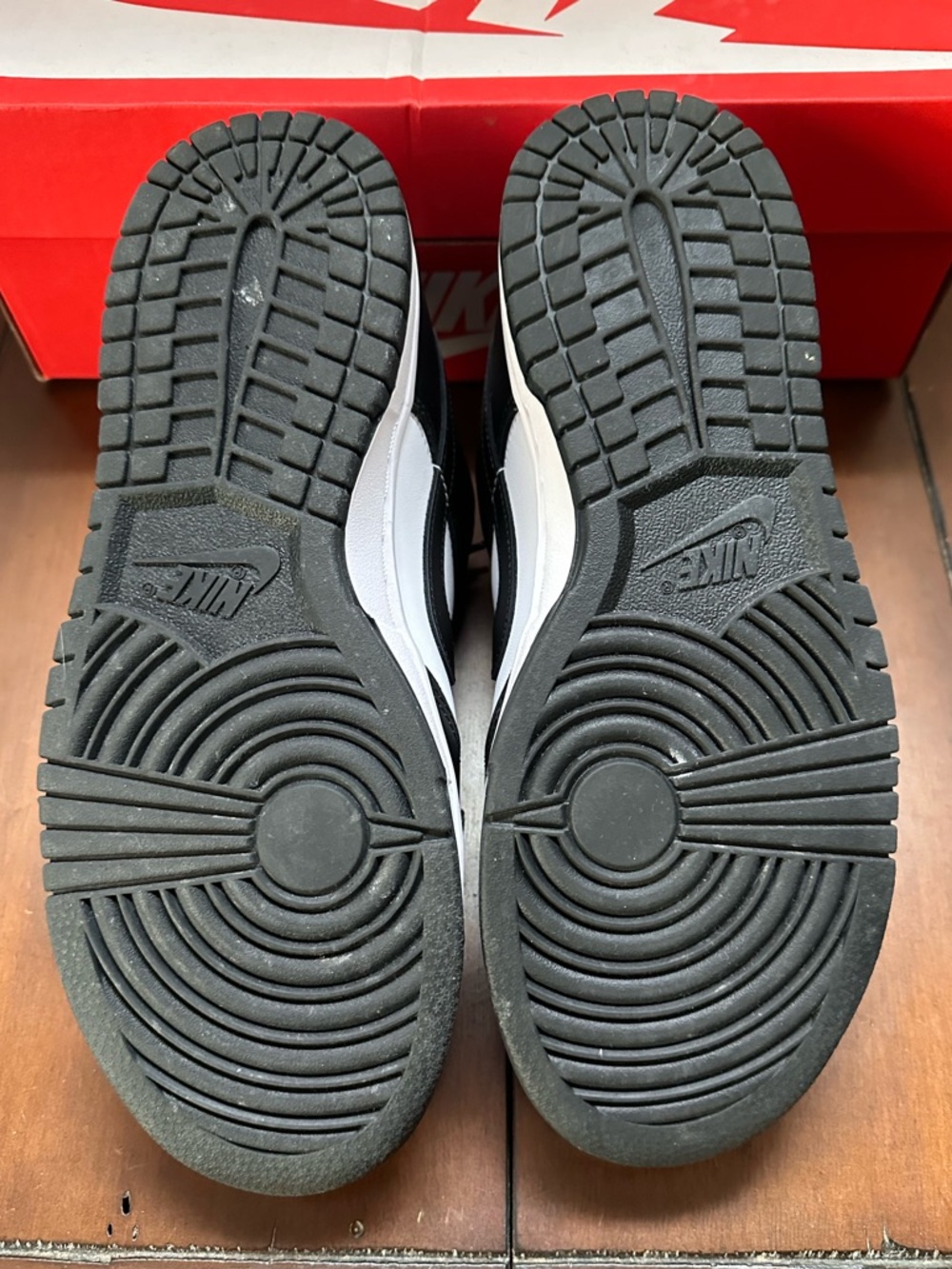 Nike Women’s Dunk Low-Top Sneakers - Picture 5 of 8